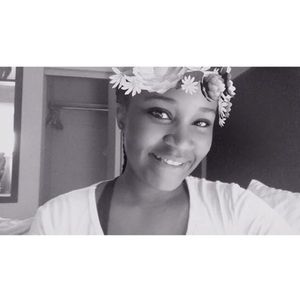 Meet your Posher, Anazia